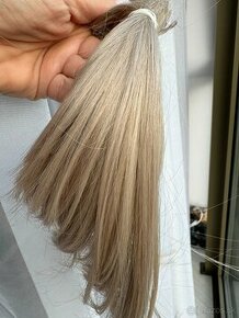 Blond vlasy 39 gramov 31 cm vhodné na zahustenie alebo bob