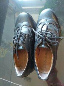 Chlapčenské topánky k obleku veľkosť 31