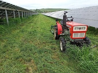 Rôzne práce s malotraktorom pre záhradkárov
