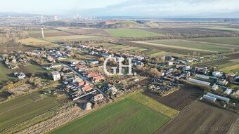 KOŠICE - okolie - PRIESTRANNÝ STAVEBNÝ POZEMOK - 2287 m2 -