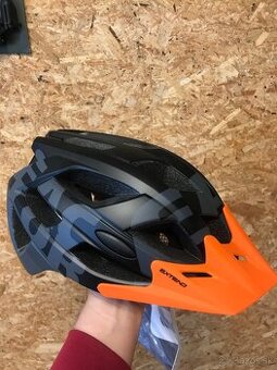 Prilba Factor S/M