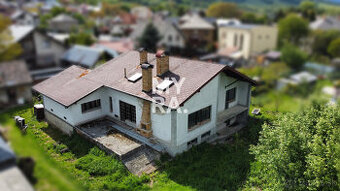 Rozostavaný veľký rodinný dom v obci Raslavice