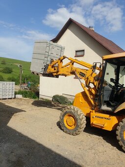 Na predaj: JCB 2CX – kompaktný a spoľahlivý pomocník do teré