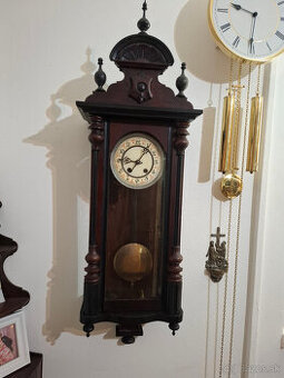 Predám funkčné starožitné nástenné hodiny Altdeutsche Polbic