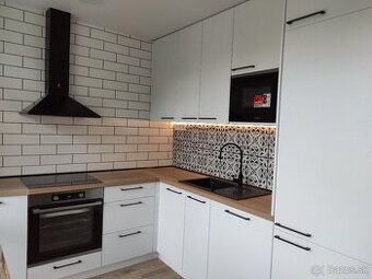 Nová rekonštrukcia,zariadený,3i Ždiarska,2x loggia