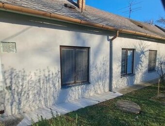 ZĽAVA Na predaj 3-izbový rodinný dom v centre Komárna LRo-