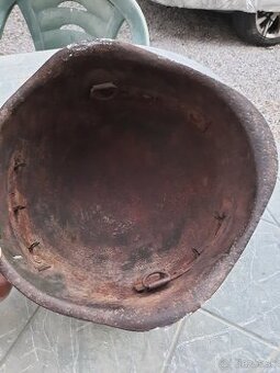 Na predaj je sovietska oceľová prilba SŠ-40, ktorú používala