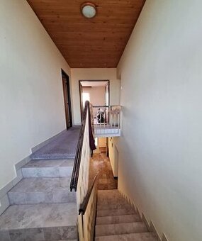 Na predaj rodinný dom so záhradou 1400 m2, obec Dvorníky. - 1