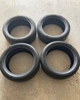 Predám 4ks zimné pneu Nokian Snowproof 215/50 r18