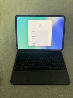 🚀 PREDÁM: iPad Pro 11" M4 (Cellular) 256GB, Magic Keyboard