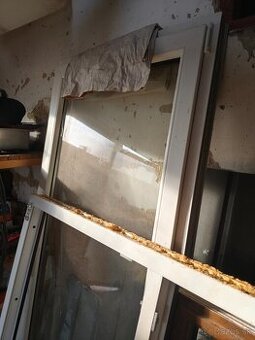 Plastové dvere exteriérové orech