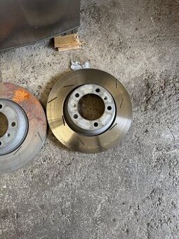 Predne a zadne kotuce porsche pannamera - 1