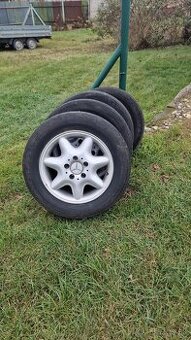 Hliníkové disky Mercedes s pneumatikami