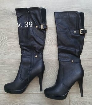 Čižmy, veľkosť 39