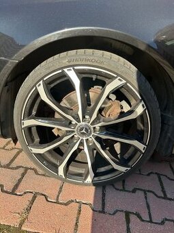 Mercedes elektróny 215/35 R19