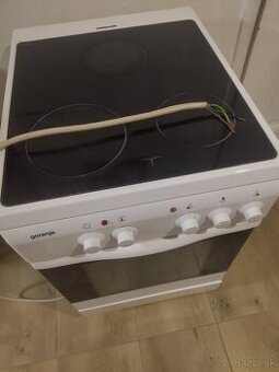 Gorenie elektrický sporák idučnou doskou