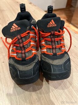 Predám detské turistické topánky adidas