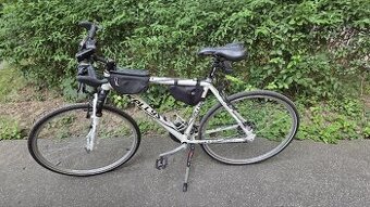 Trekingový bicikel Kellys