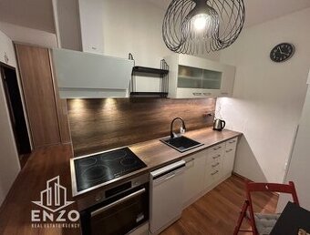 Prenájom 2 izbový byt Toplianska ulica Bratislava Ružinov