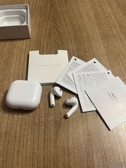 Apple AirPods 4