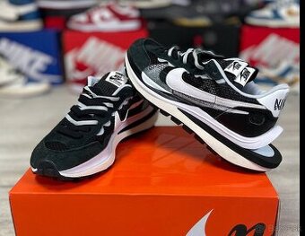 Nike Sacai 43 velkost