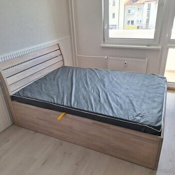 Posteľ 140x200 buk masív + Perdormire matrac +rošt -TOP stav