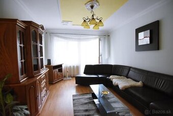 Na predaj tehlový 3+1 izbový byt, Dlhé Hony- Trenčín, balkón