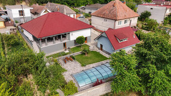 Na predaj 5-izbový rodinný dom v obci Dvorníky