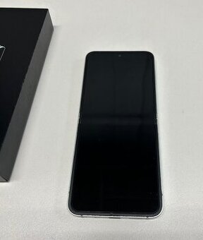 Samsung Galaxy Z Filip 6 / 256GB / Mint