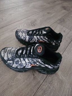 Nike tenisky