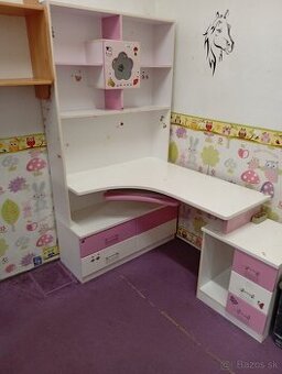 Dievčenský rohový písací stôl