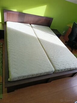 Posteľ 200x160 s nočnými stolíkmi
