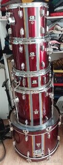 Sada bicích nástrojov CB drums custom shellset 🥁 pod strom.