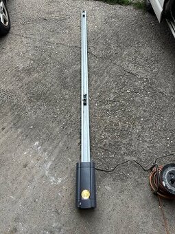 Predám pohon na garážovú bránu