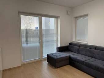 Nový nebytový priestor na prízemí s pred-záhradkou. Biely Ko