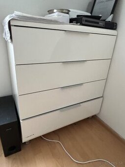 Komoda biela leskla