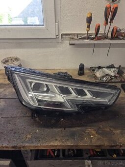 Svetlo audi a4 b9