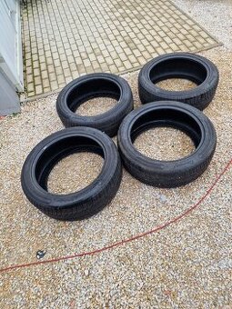 121. Zimné pneumatiky Gripmax 285/45 R22