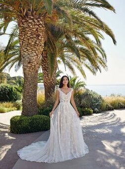 Krajkové svadobné šaty