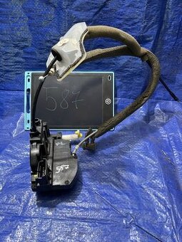 ZAMOK PREDNY LAVY  NISSAN QASHQAI