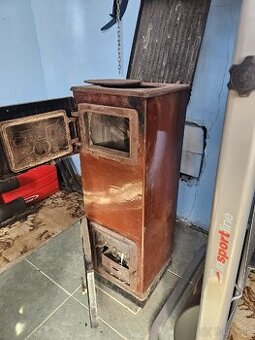 Predám liatinový Petrík (kachle na drevo)