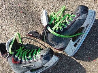 Predam detske hokejove korcule Bauer Vapor X30 3.5