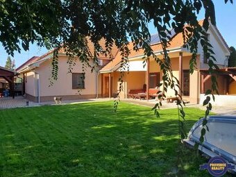 PREDAJ : 6 - izbový rodinný dom s pozemkom 680 m2 - KOMÁRNO