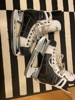 hokejove korcule na lad ccm