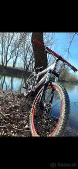 Leader Fox Dirt Parade