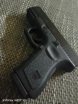 Airsoftka glock19 a katana