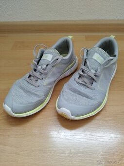 Adidas neo cloudfoam race