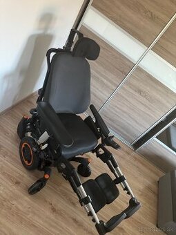 Elektrický invalidný vozík Quickie Q400M