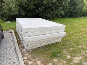 Cestné panely