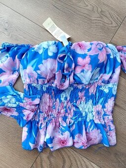 Bluzka top s odhalenymi ramenami